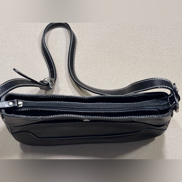 Etienne Aigner Black Shoulder Bag with Structured Design - Picture 11 of 11